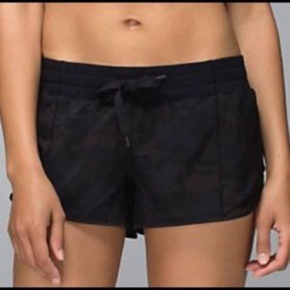 Lululemon Hotty Hot Short 4 - Picture 2 of 9